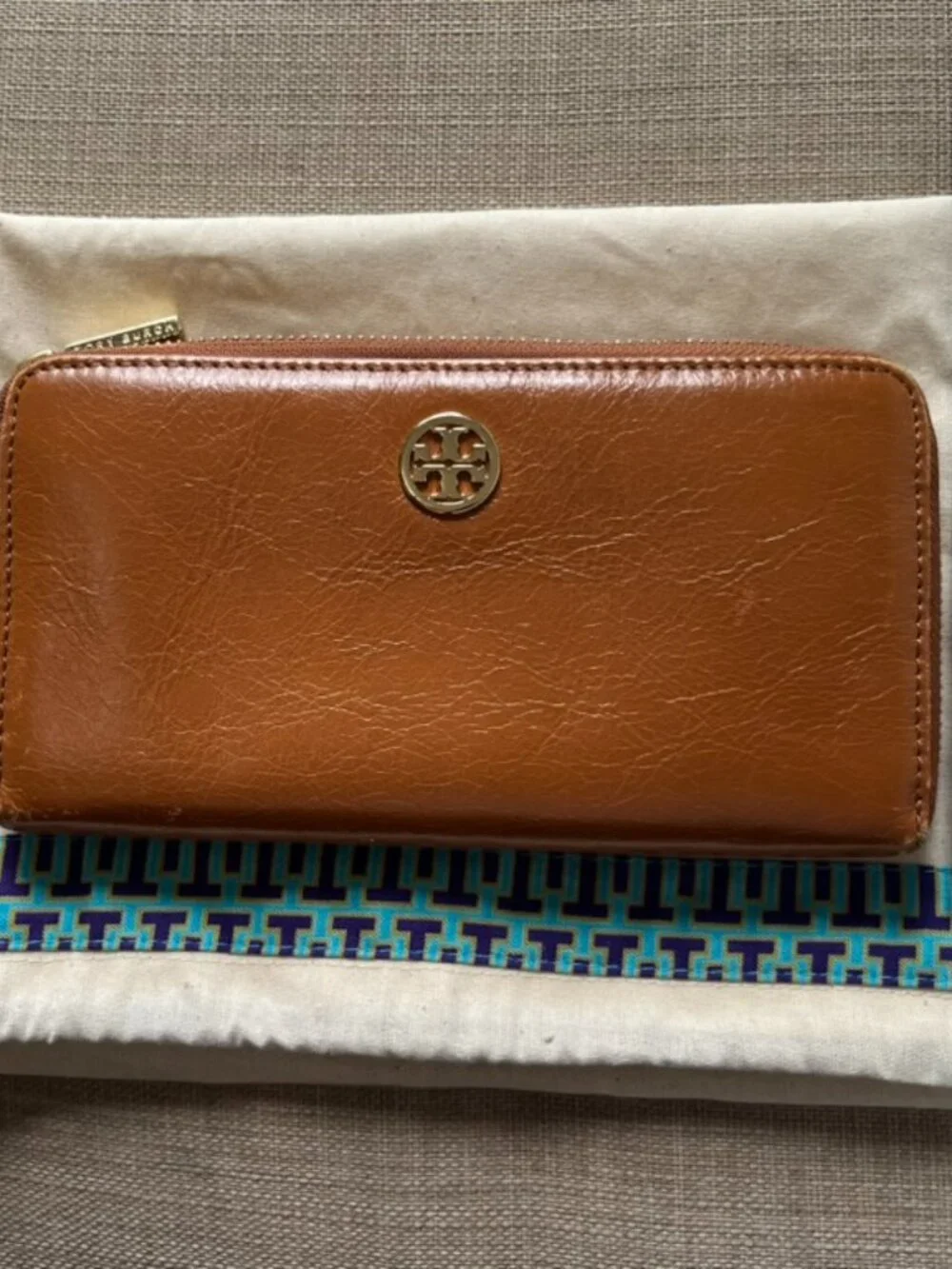 ✨ Tory Burch Zip Continental Wallet Luggage Brown Color ✨